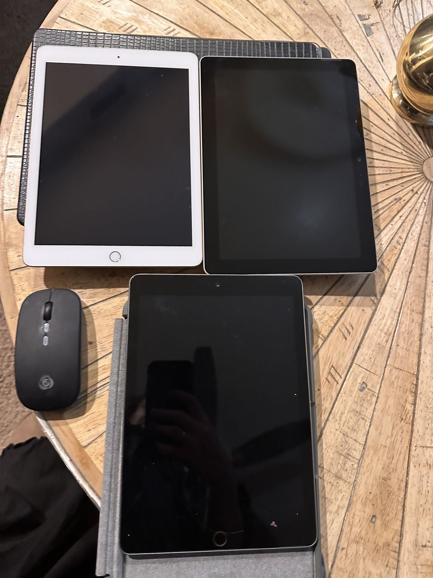 Apple I Pads & Microsoft Tablet For Parts