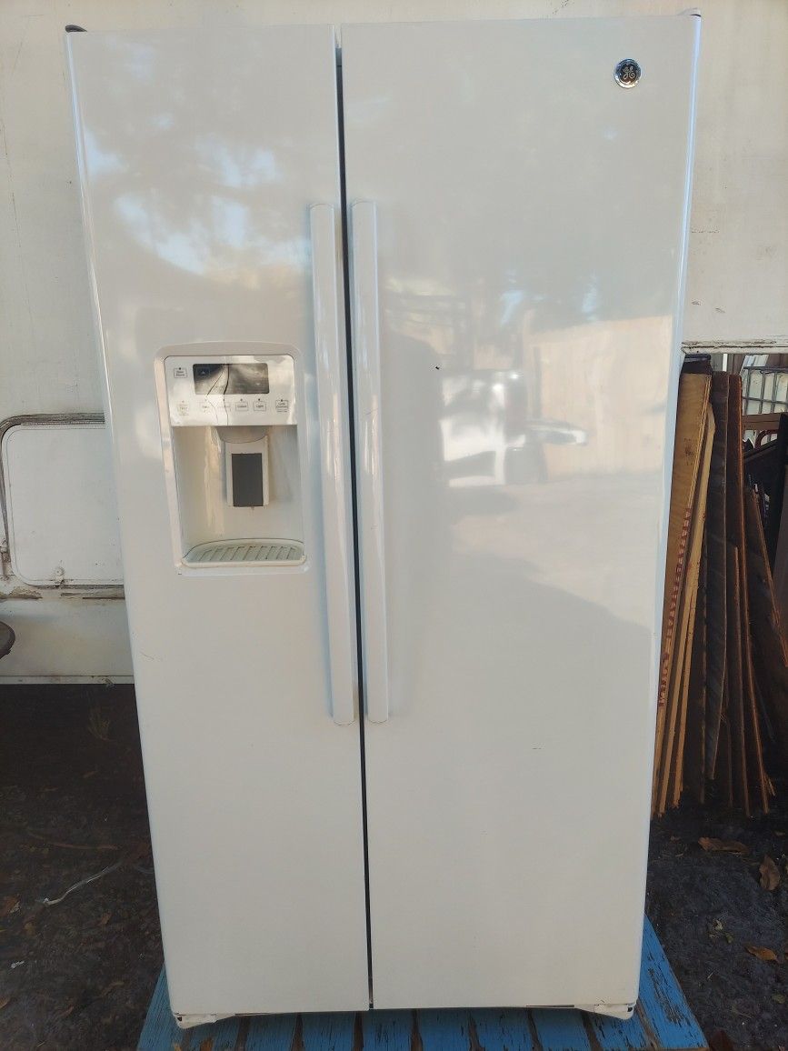 GE Double Door Refrigerator 