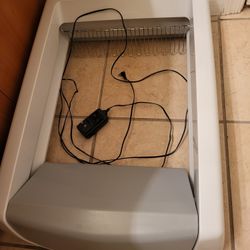 Unused Self Cleaning Cat Box