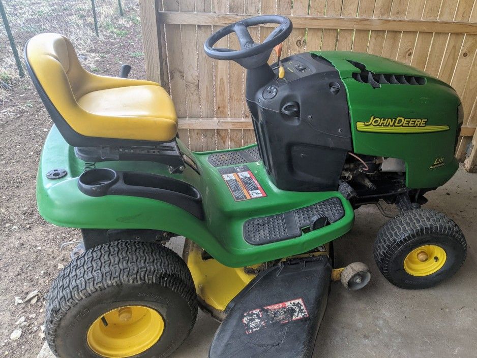 2005 L111 John Deere Tractor WITH Utility Cart And Extra Blade 