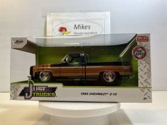 1985 Chevy Square Body Diecast Model Truck in 1/24 Scale by Jada, NIB