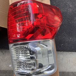 2010 Tundra Used Original Both Sides Taillights And Both Sides Headlights 