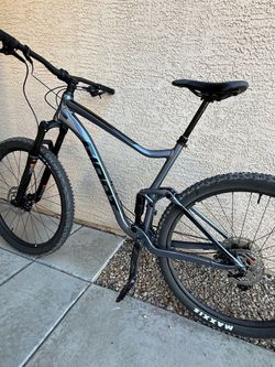 29” XL frame Giant Stance 2 Mountain Bike