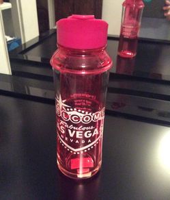 Bote para el agua nuevo $10