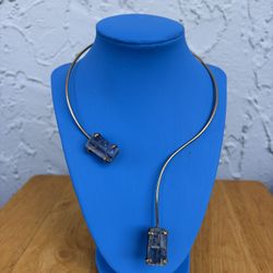 neck.and quartzo blue