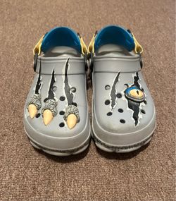Jurassic World, Blue Crocs, SIZE J5