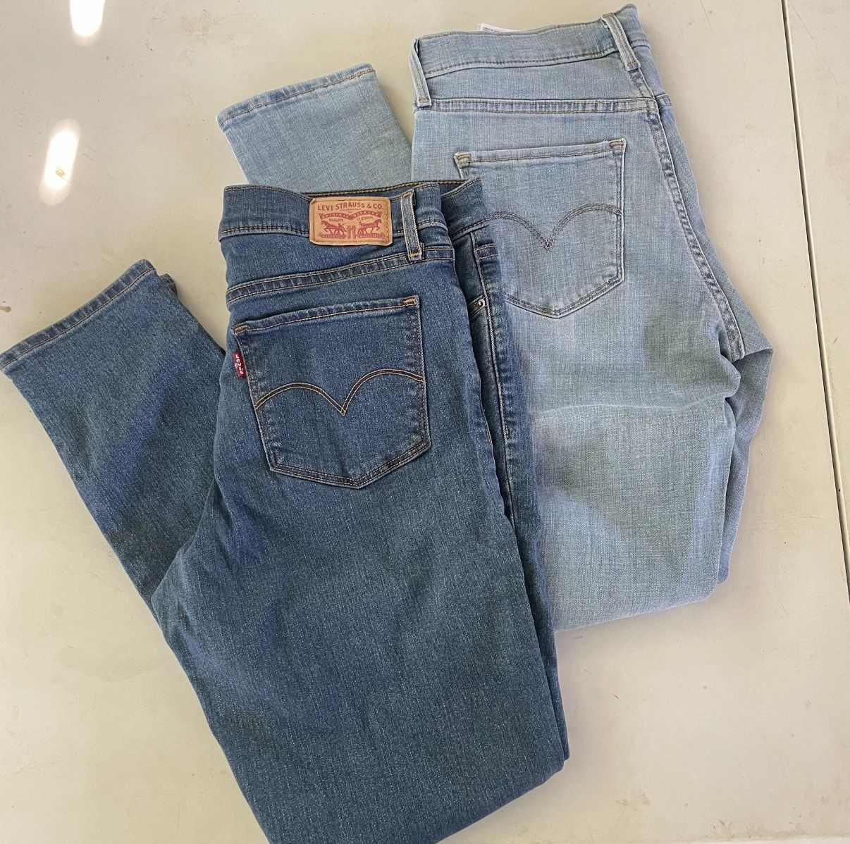 Women’s Levi’s jeans