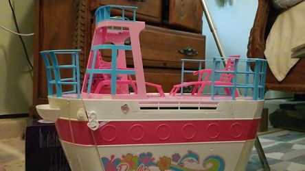 Barbie boat