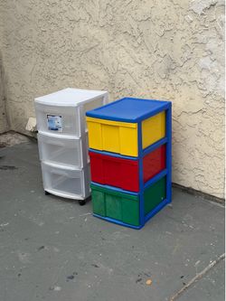 Plastic container for kids toys isn’t really good shape $10 each