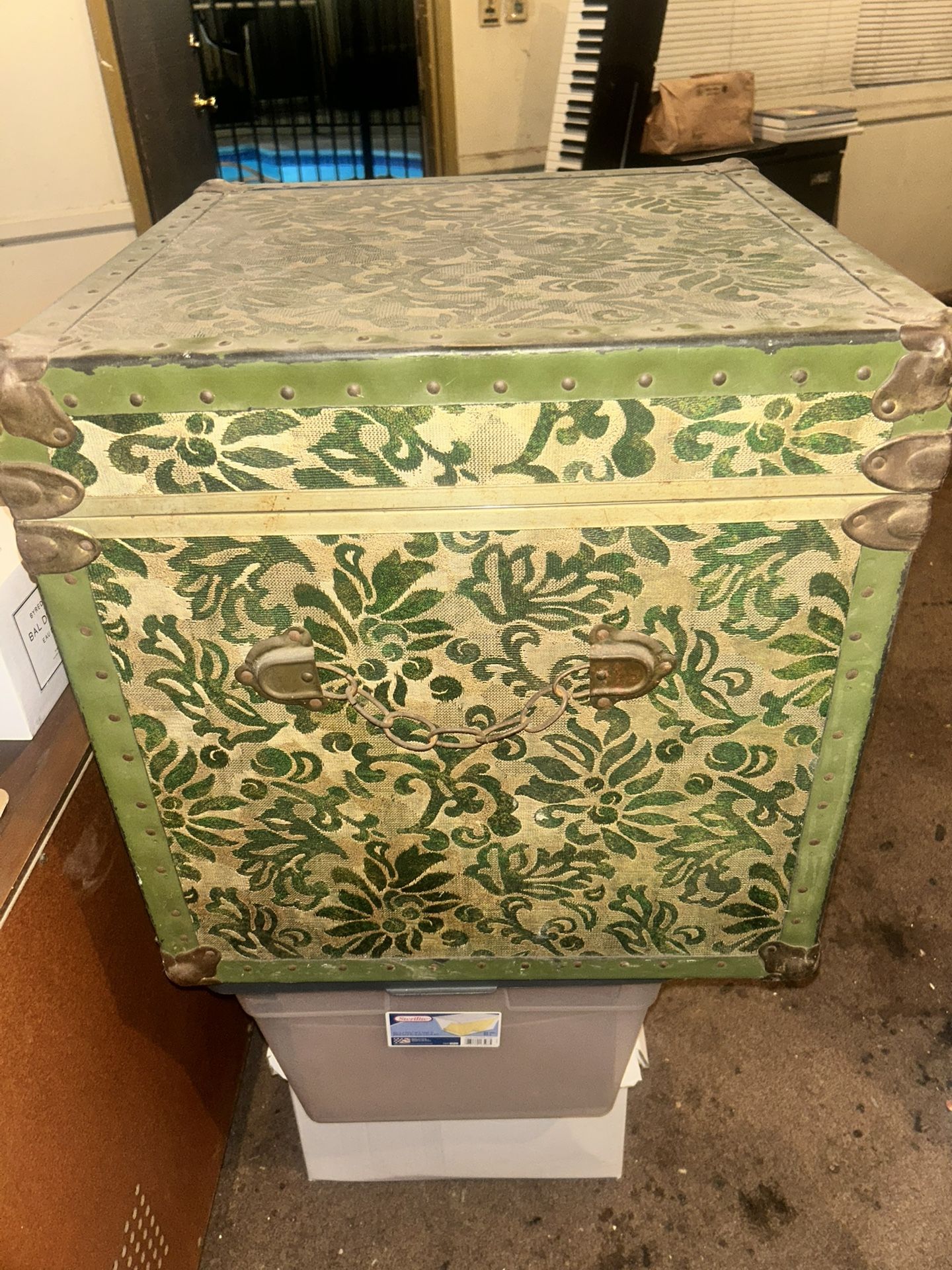 Vintage Storage Chest/Trunk/Steamer Trunk
