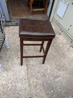 Bar stool
