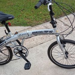 Folding Bike For Adults With 20" Size Tires & 7 SPD.Excellent Condition 