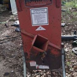 TroyBilt Tomahawk 2 in 1 Chipper/Shredder