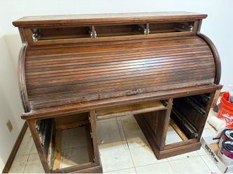 1920’s-1940’s style roll top oak desk(need gone asap!)