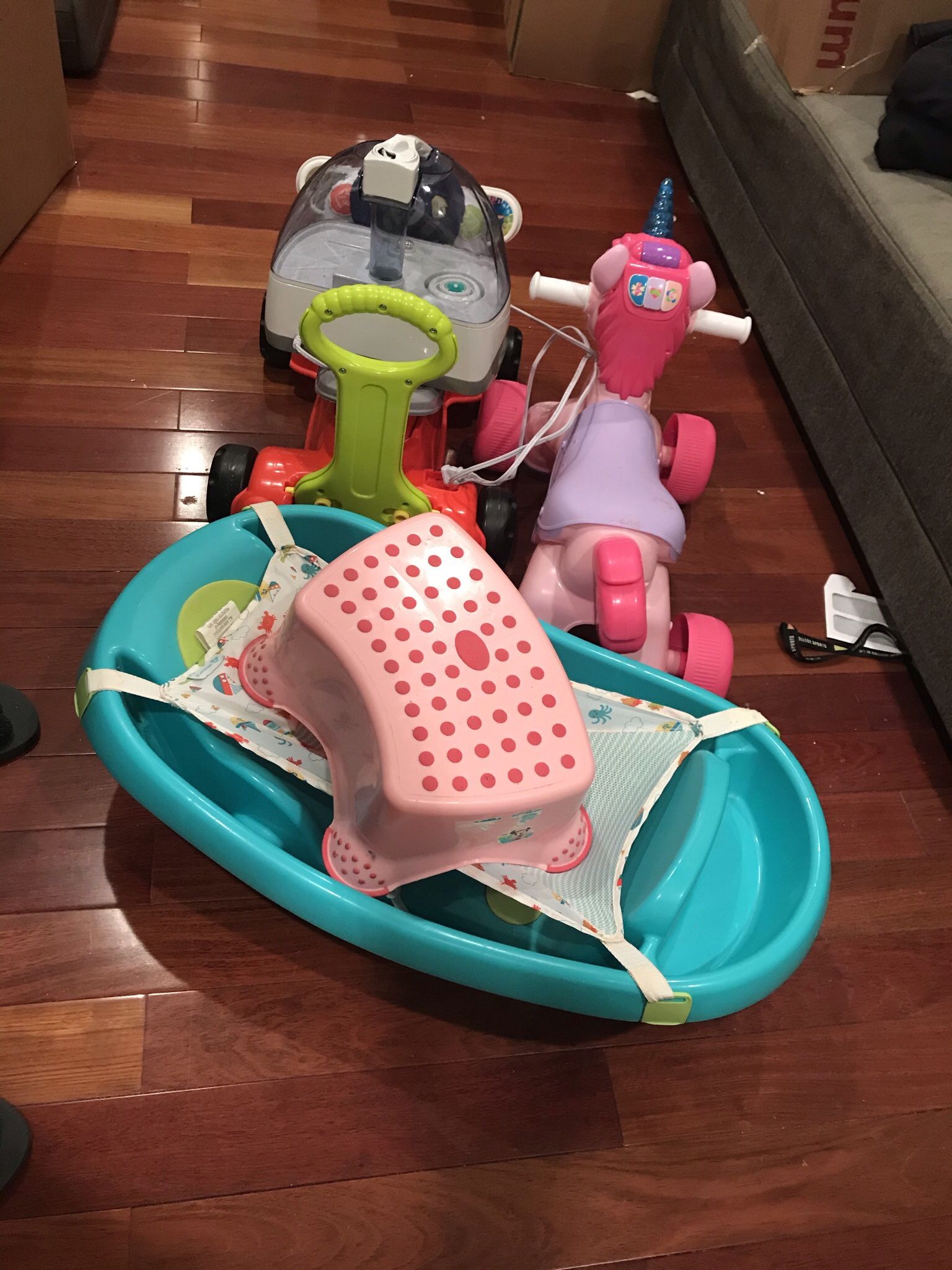 Baby Toys, Bathtub And Breast Pump For Free