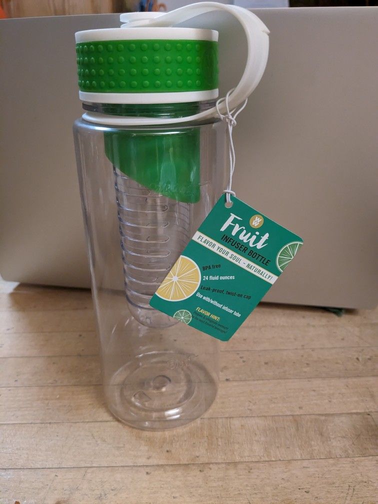 Weight Watchers Fruit Infuser Water Bottle