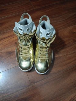 Size 9.5 - Jordan 6