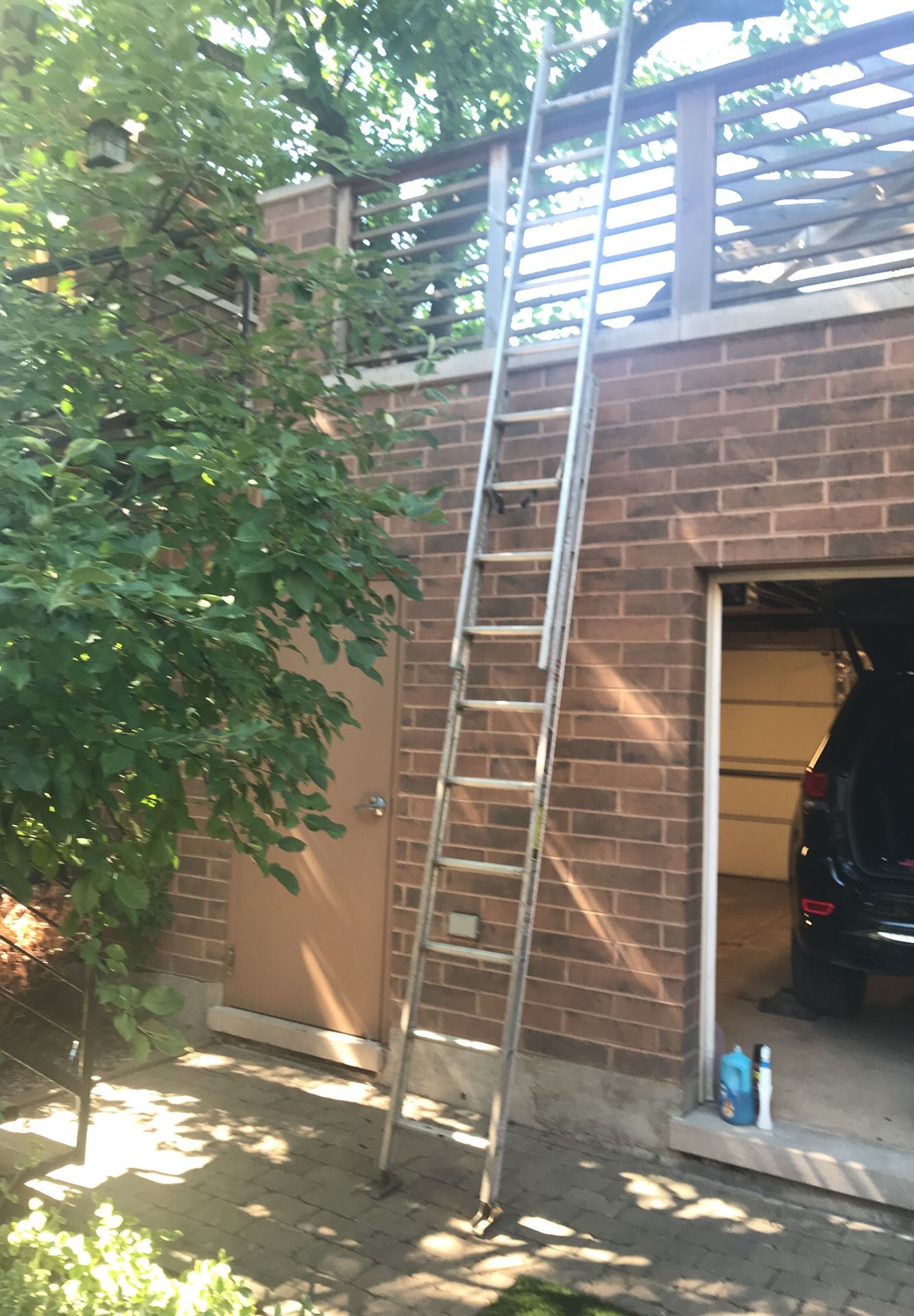 20’ aluminum extension ladder (Louisville)