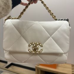 CHANEL 19 Bag Small in White Goatskin 