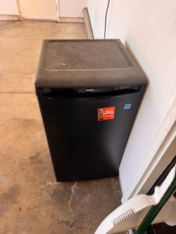 Mini fridge