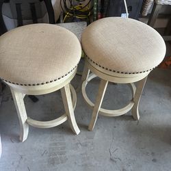 Swivel bar stools