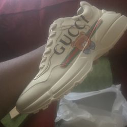 size 44 womans gucci rython