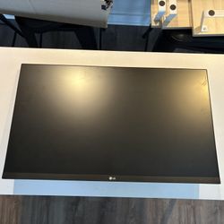 LG Monitor 27”