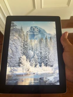 Apple iPad 4th generation works great
