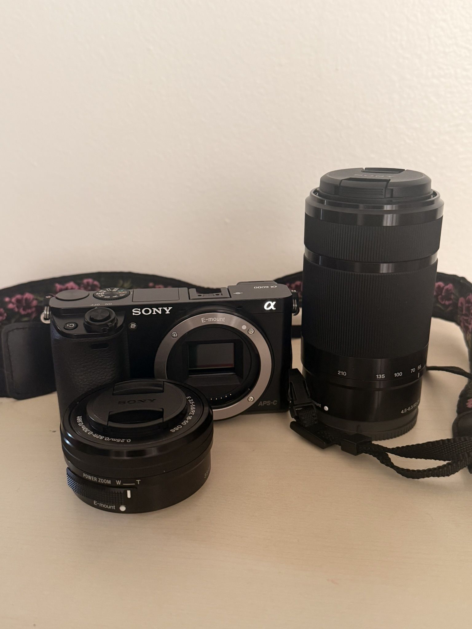 SONY a6000 Bundle