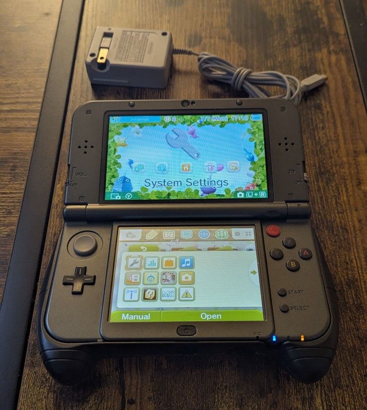 Soft Modded New 3DS XL 128 GB Micro SD witch Accessories