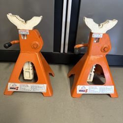   3 Ton Jack Stands (Like New) A pair of Indy5 3 Ton jack stands that are in (LikeNew) 