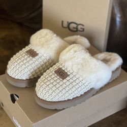 UGG Cozy