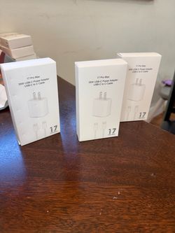Im selling 3 17 Pro Max 35W USB-C Power Adapter + USB-C to C Cable – Fast Charging