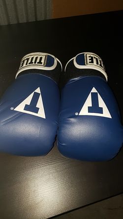 14oz Title Boxing gloves like new