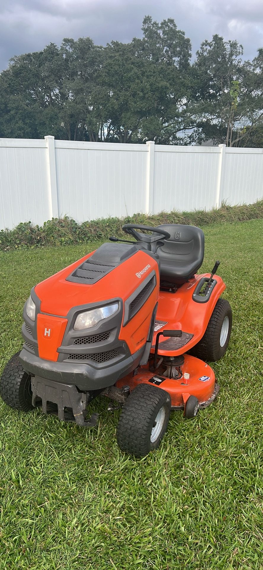 2019 Husqvarna riding mower