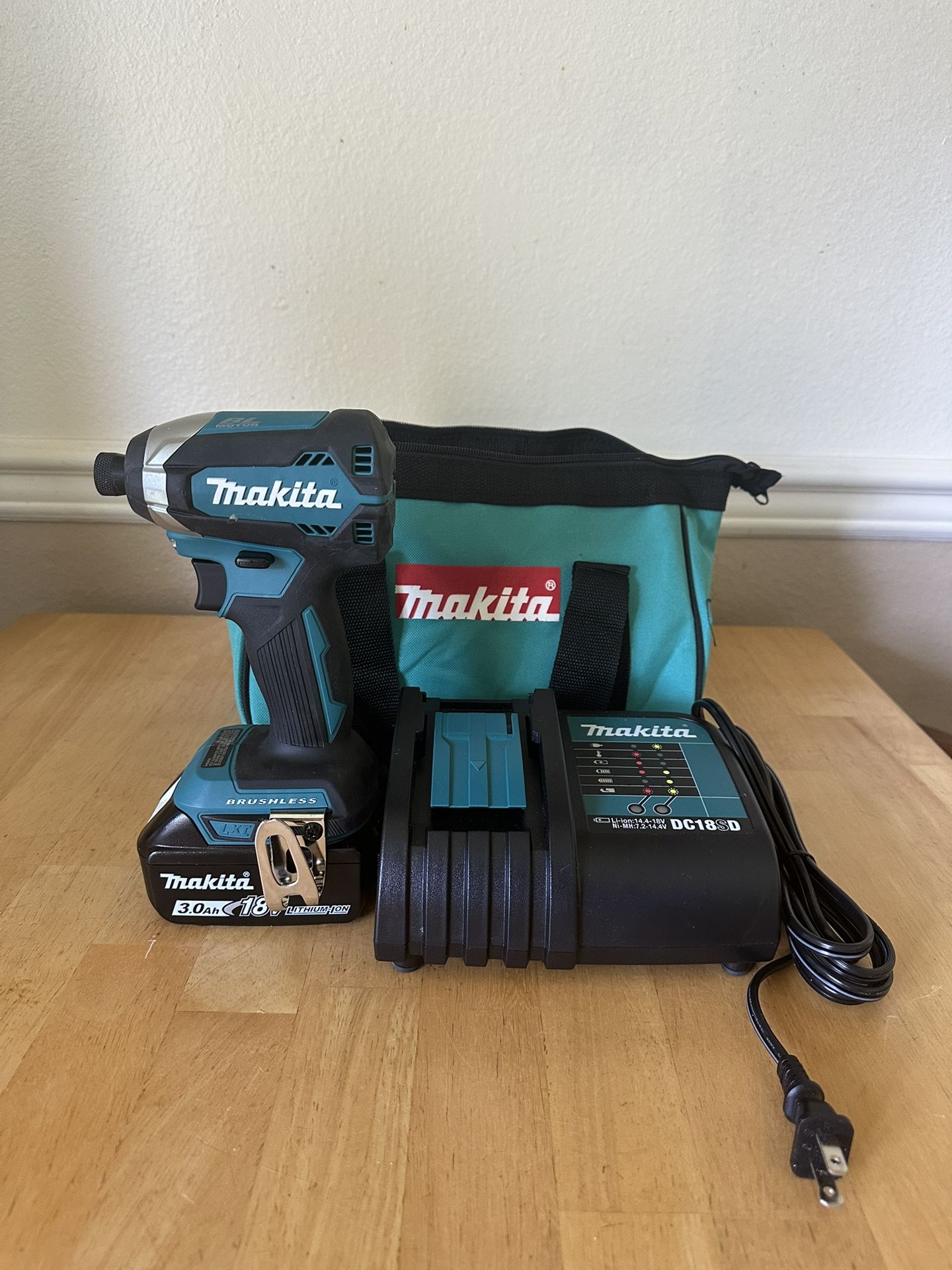 Makita 18V LXT Brushless Impact Driver Kit – NEW