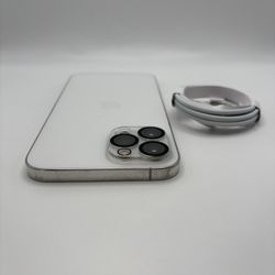 White 12 pro max 256gh unlocked for any carrier battery health 76% everything works perfectly on this iPhone  +++++Spanish++++ iPhone 12 Pro Max blanc