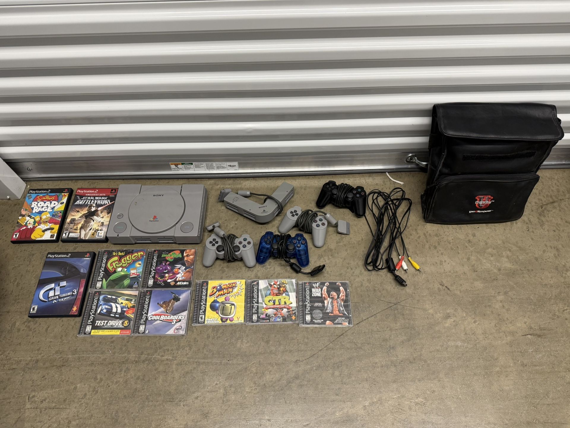 RETRO: PLAYSTATION 1 BUNDLE