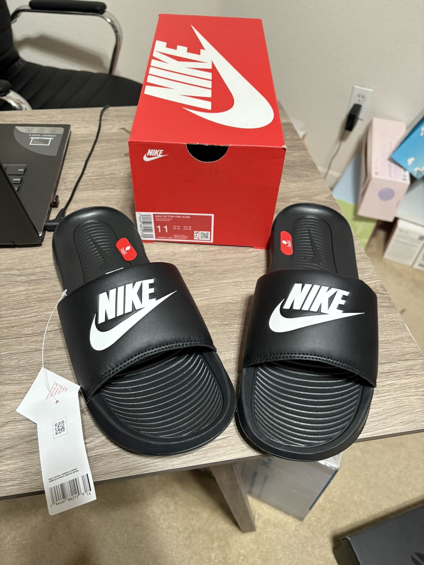 Size 11 - Nike VICTORI ONE Men's BLACK CN9675-002 Basic Active Slides