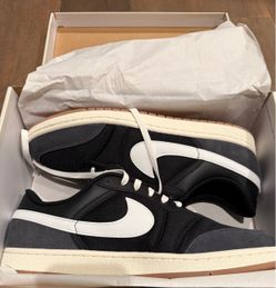 Men’s Nike Shoes-size 13