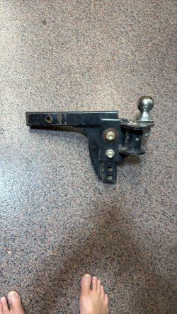Anti-sway receiver hitch