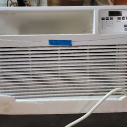 G.E 10.000 Btu  Window A.C...new Condition