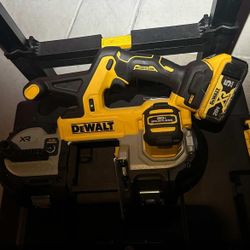 Dewalt Bandsaw 20V With Battery 