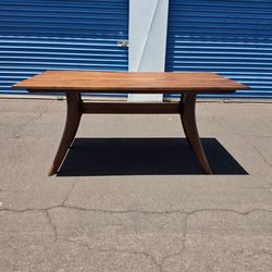 Nice dinning table with two chairs