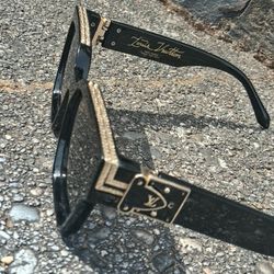 Louis Vuitton glasses 