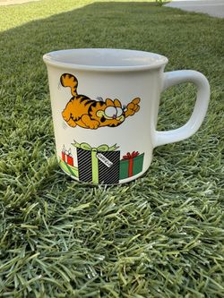 Vintage Garfield Christmas Mug