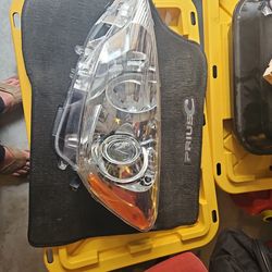 Halogen Headlight Assembly for Toyota Prius C 2012 2013 2014 Left Driver Side Front Head Lamp Replacement Clear