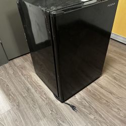 Insignia Mini Fridge