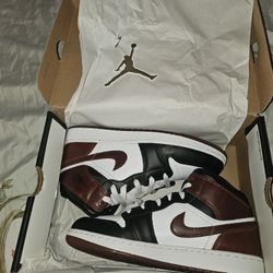 AIR JORDAN 1 MID SE BOYS SHOES NEW 