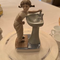 Llado Clean Up Time 4838